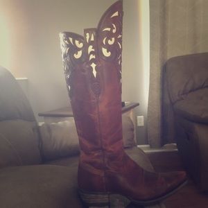 Ariat Hacienda Fashion Vintage Western Boot